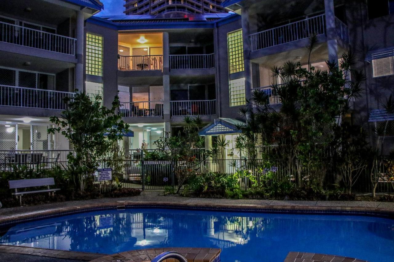 Surfers Beach Holiday Apartments โกลด์โคสต์ ภายนอก รูปภาพ