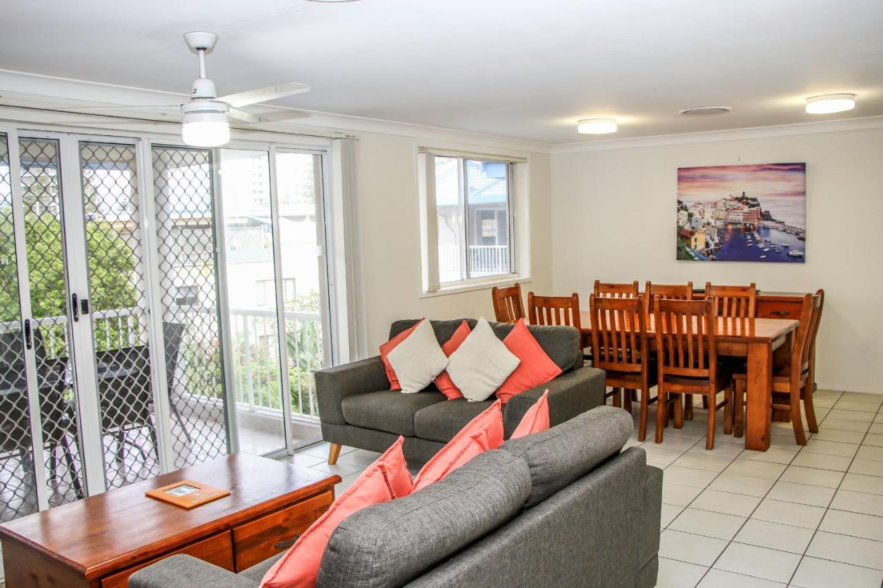 Surfers Beach Holiday Apartments โกลด์โคสต์ ภายนอก รูปภาพ