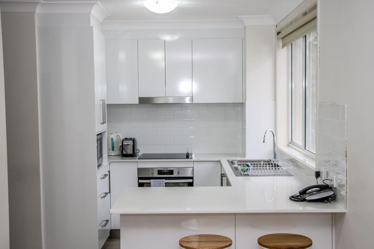 Surfers Beach Holiday Apartments โกลด์โคสต์ ภายนอก รูปภาพ