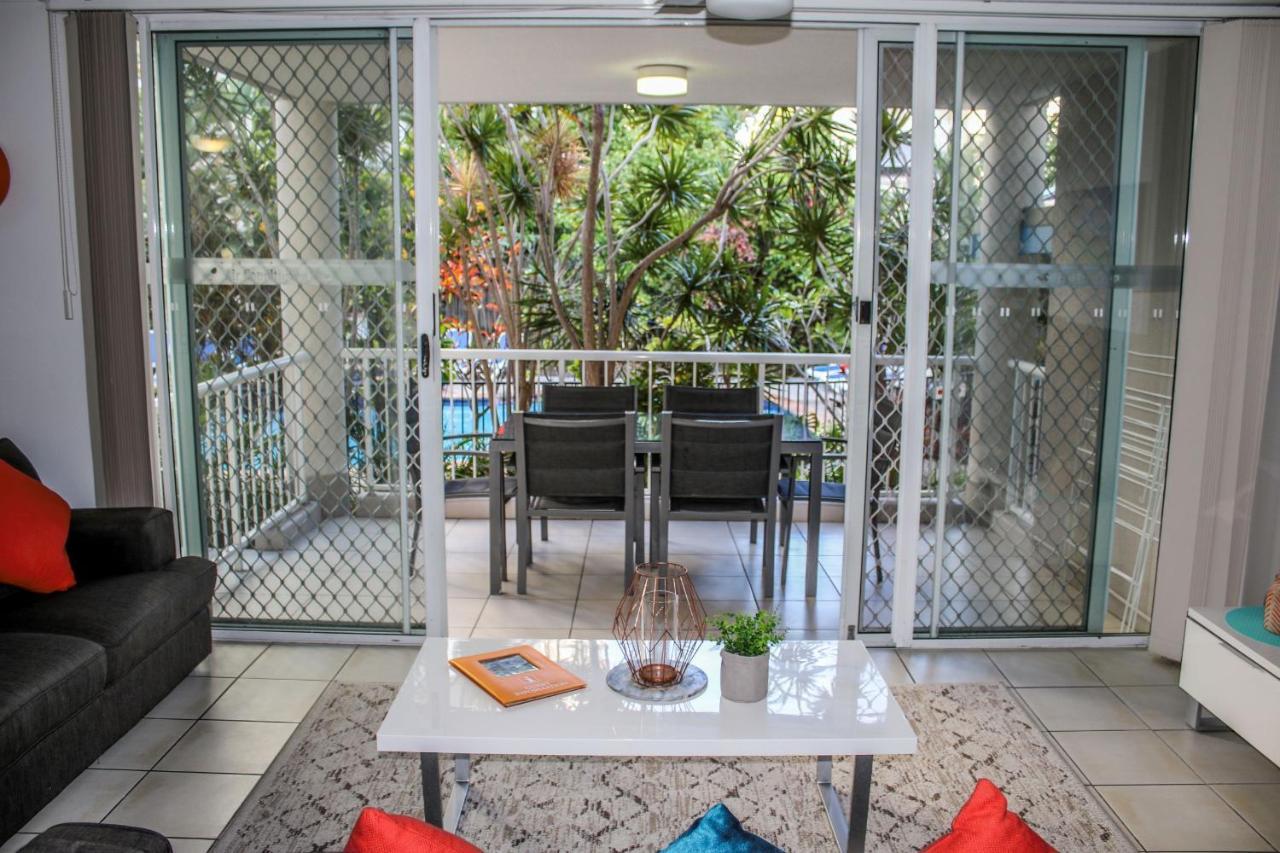Surfers Beach Holiday Apartments โกลด์โคสต์ ภายนอก รูปภาพ