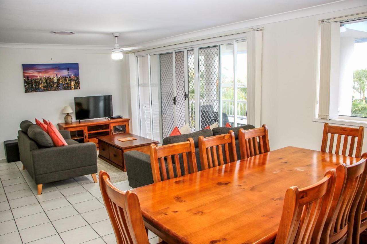 Surfers Beach Holiday Apartments โกลด์โคสต์ ภายนอก รูปภาพ