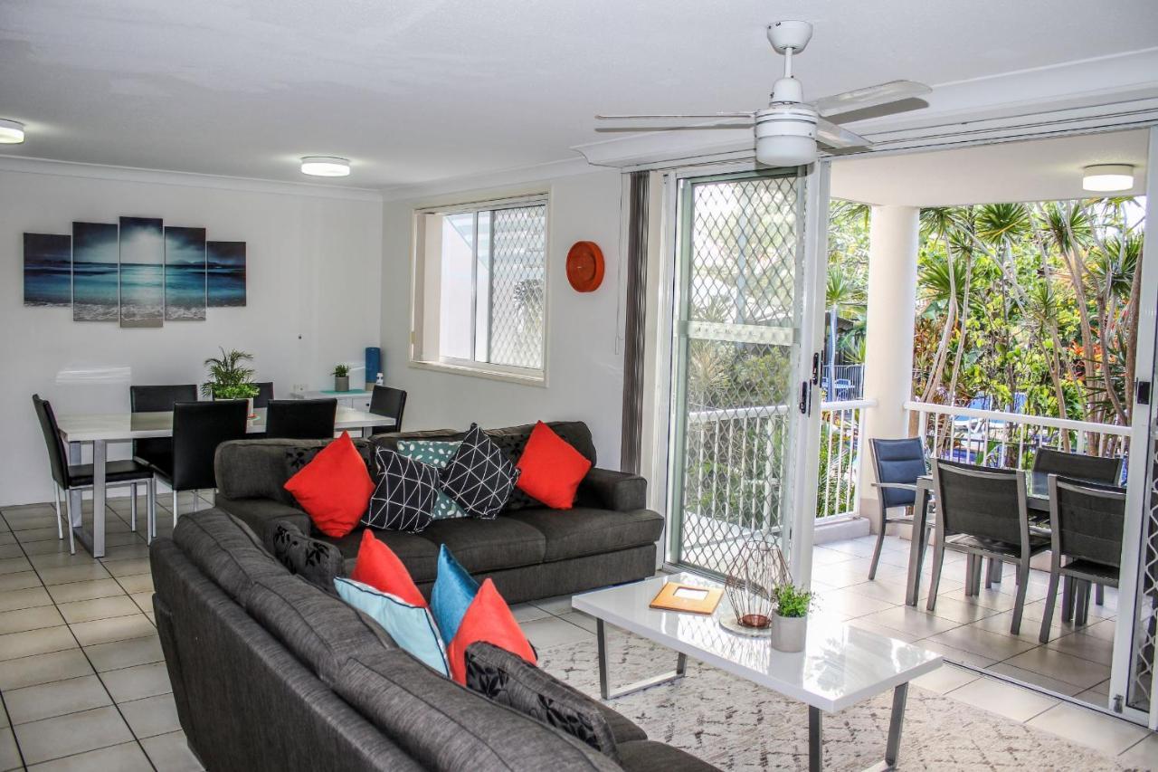 Surfers Beach Holiday Apartments โกลด์โคสต์ ภายนอก รูปภาพ