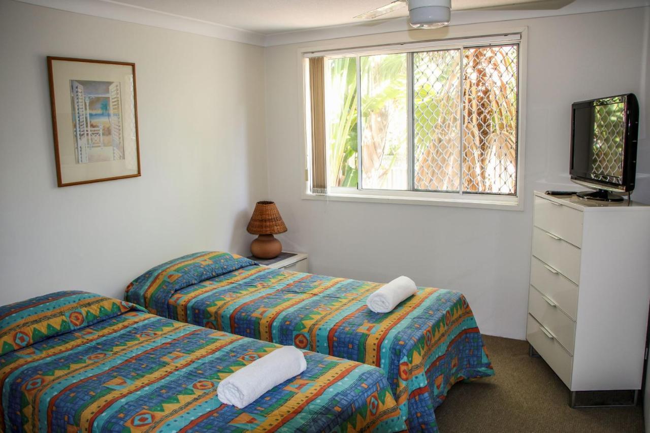 Surfers Beach Holiday Apartments โกลด์โคสต์ ภายนอก รูปภาพ